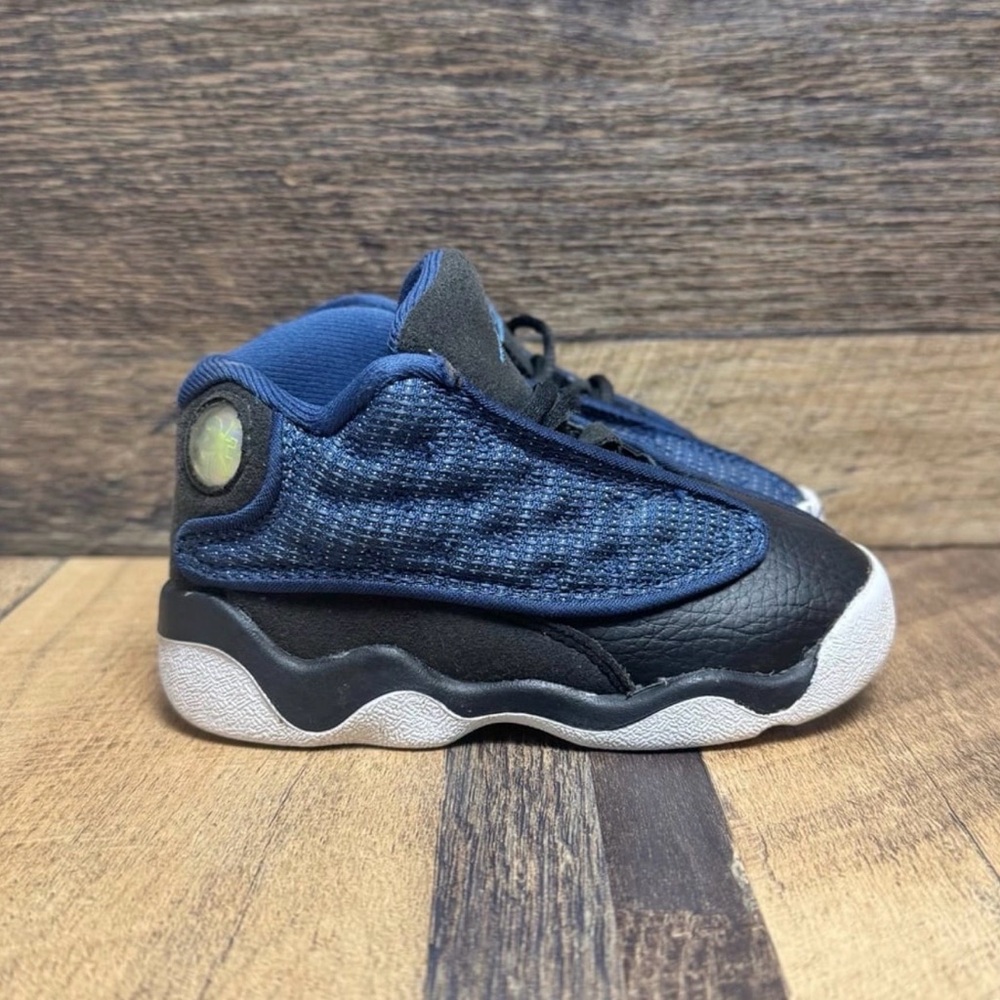 Nike Toddler Navy Blue and Black Basketball Sneakers